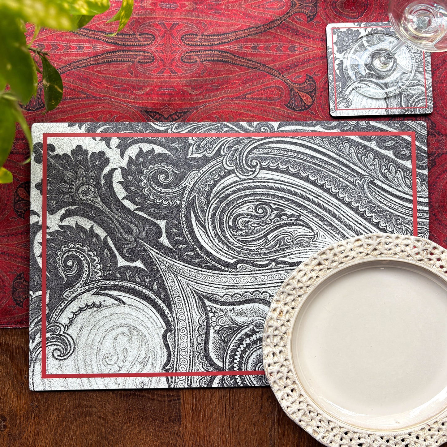 B&W Paisley Tablemat