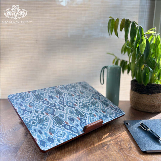Ikat Laptop Stand
