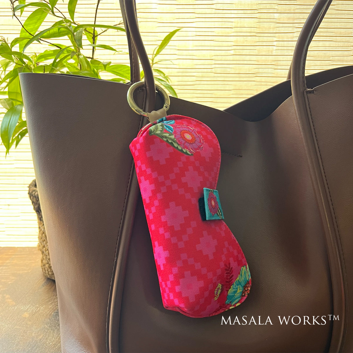 Fuchsia Bloom Spectacle Case With Ring