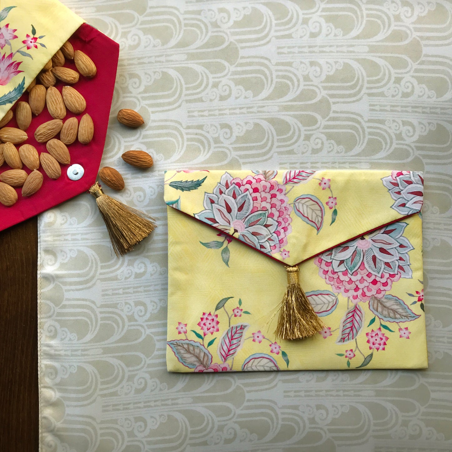 Aster Blooms Gift Envelope - Medium
