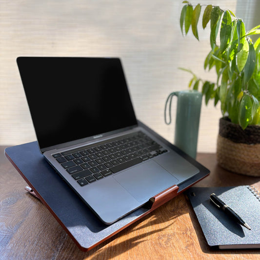 Aeronautical Laptop Stand