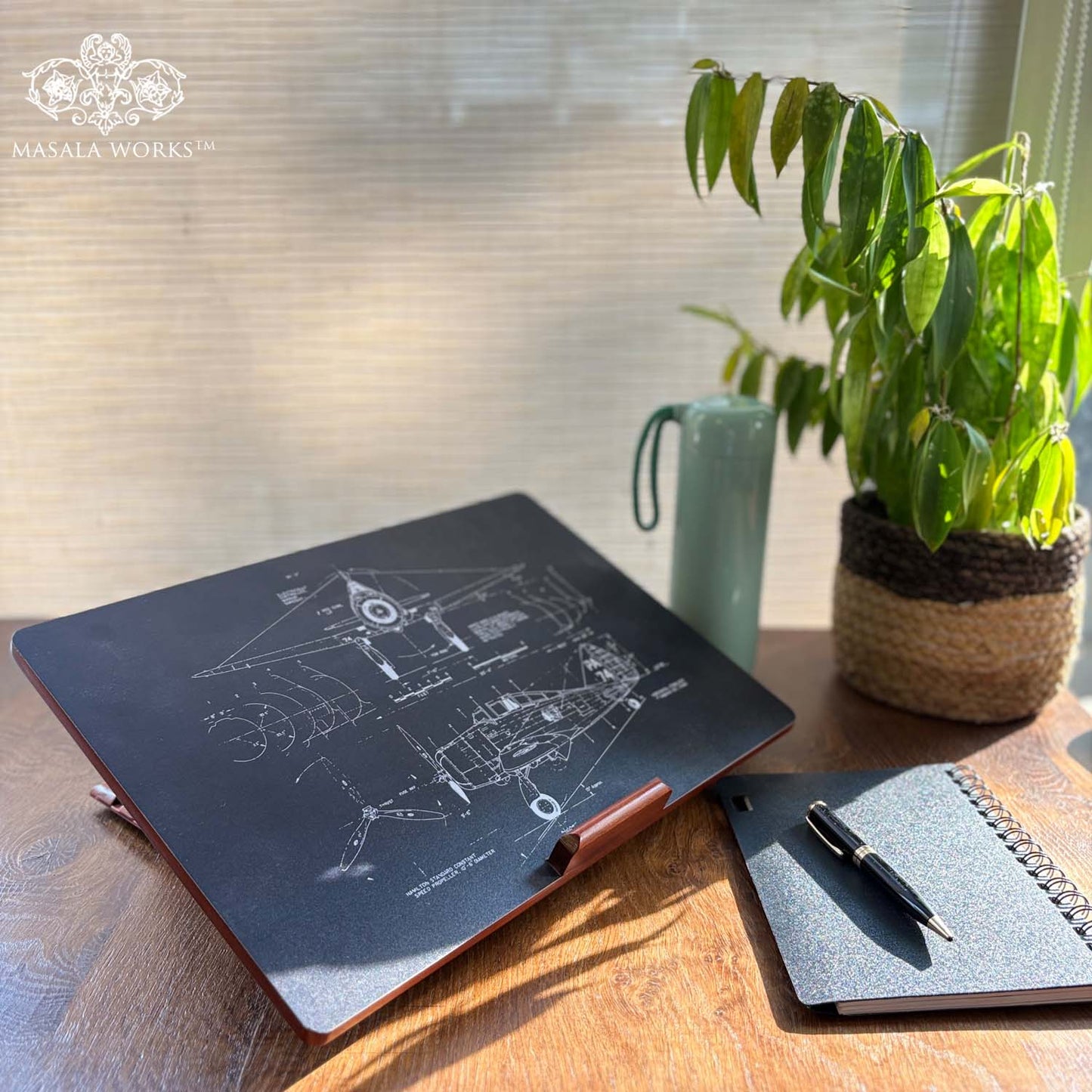 Aeronautical Laptop Stand