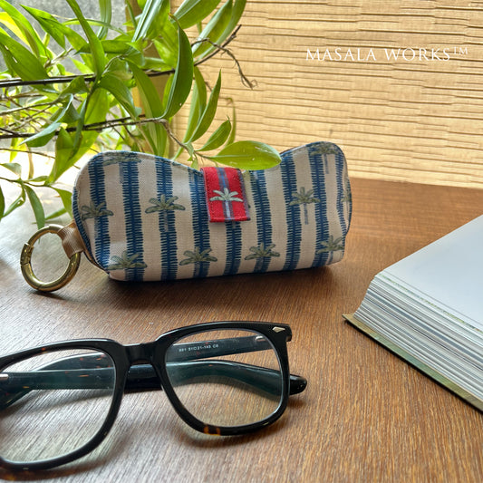 Tropical Escape Spectacle Case With Ring