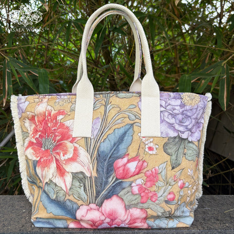Jungle Blossom Beach / Tote Bag