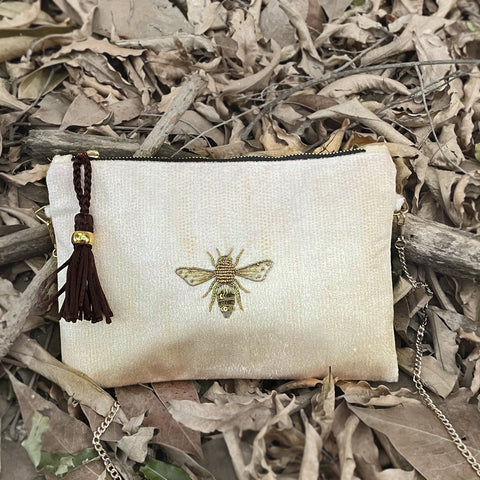 Fluttering Bee Clutch / Sling